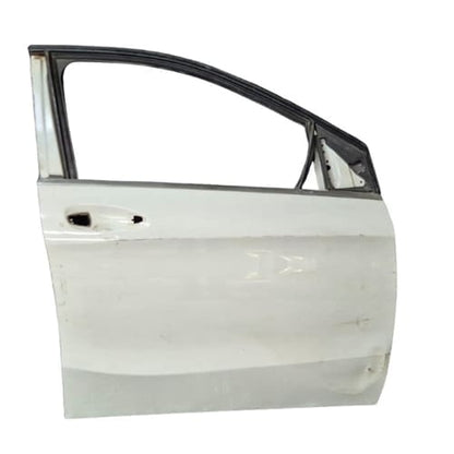 Mercedes B-Class Right Front Door – Repairable Damage, Wiring &amp; Window Rubber Included