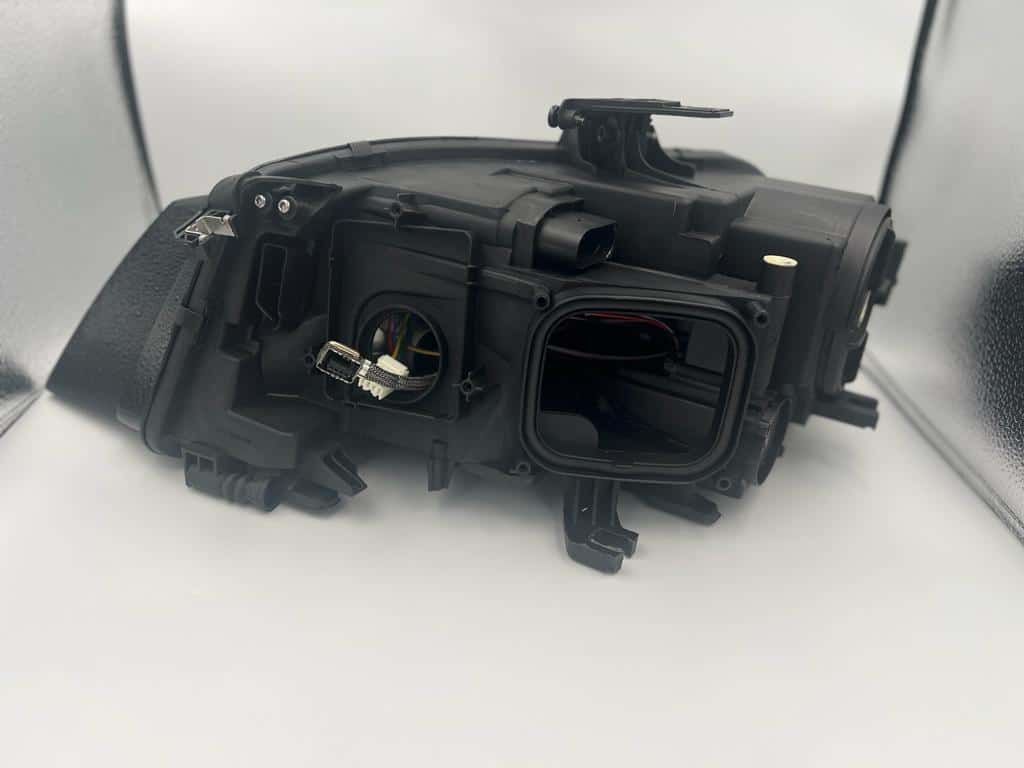 Audi A4 B8 Headlight Xenon OEM Right Preface - 8K0941028